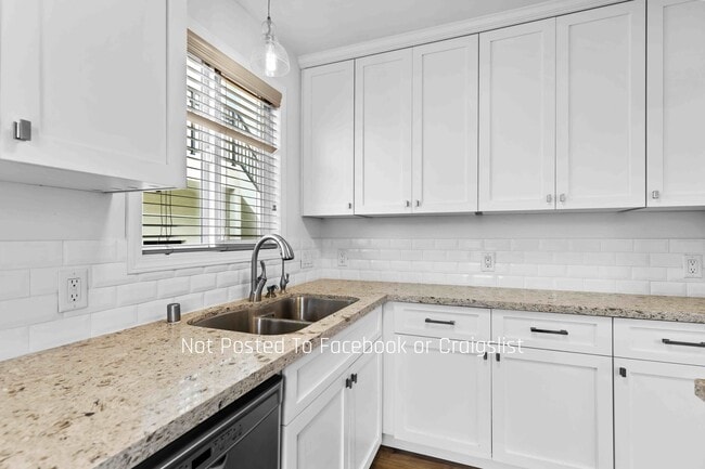 Building Photo - 2848 Nye St