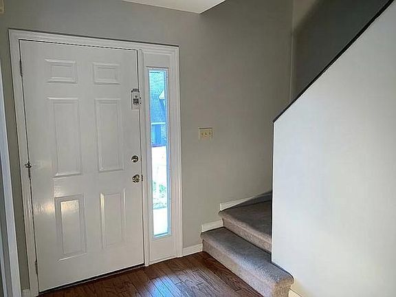 Building Photo - 2030 Silverbrook Dr