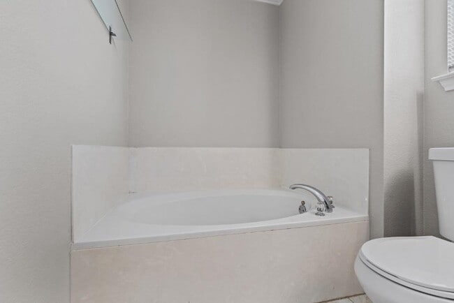 Building Photo - 3417 Savage Springs Dr