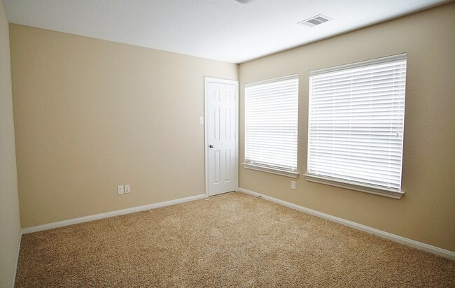 Building Photo - 26834 Henson Falls Dr