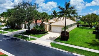 Building Photo - 10860 Fillmore Dr