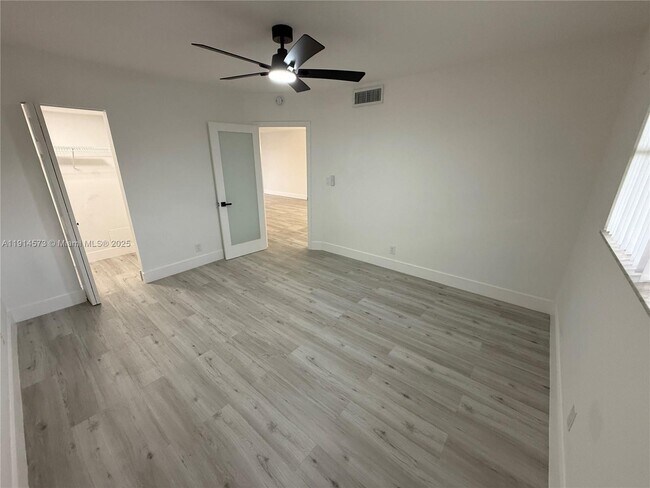 Building Photo - 7901 S Colony Cir