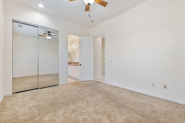 Building Photo - 145 Bellini Way