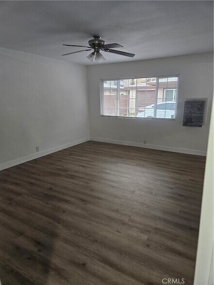 Building Photo - 1814 W Houston Ave