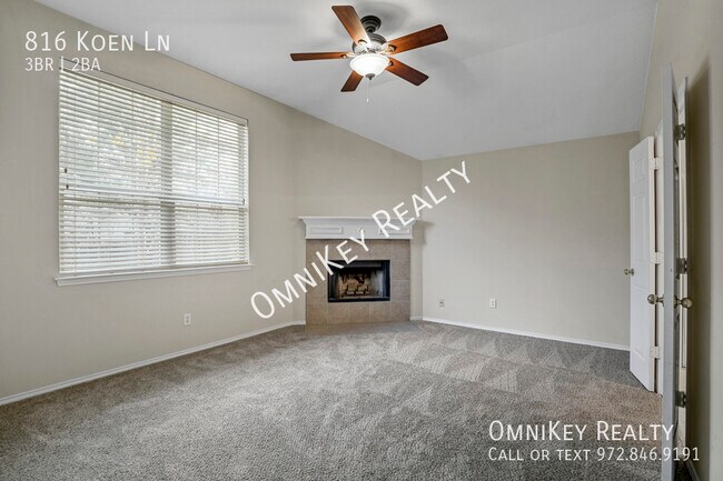 Building Photo - 816 Koen Ln