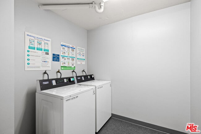 Building Photo - 4316 Marina City Dr