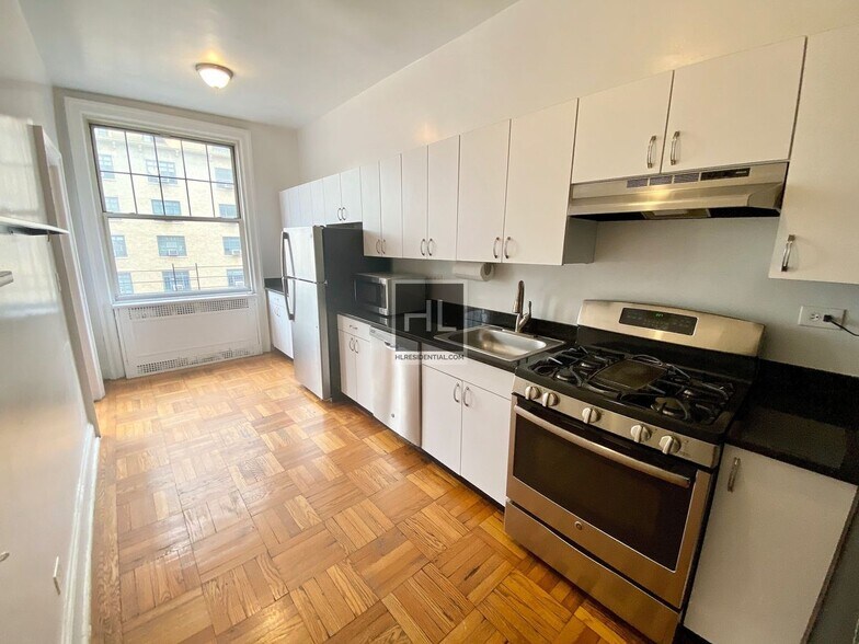 Primary Photo - WEST 86 STREET
