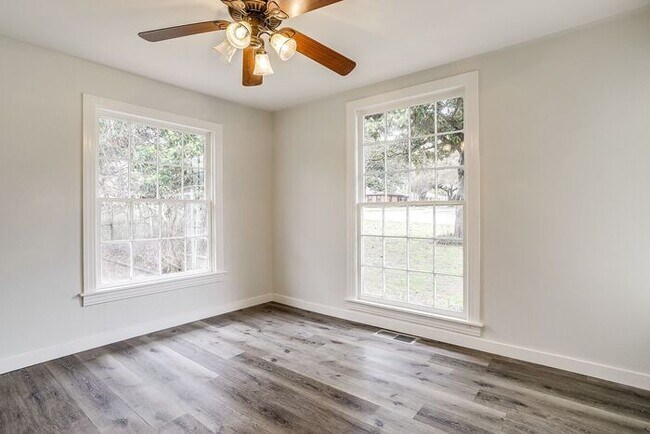 Building Photo - 5437 Sam Calloway Rd