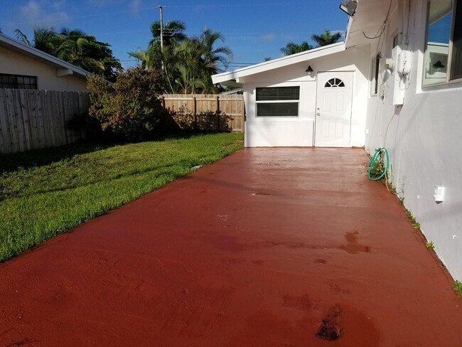 Building Photo - 20941 NE 25th Ct