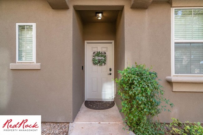 Building Photo - 3 Bedroom Furnished Home in Hidden Valley ...