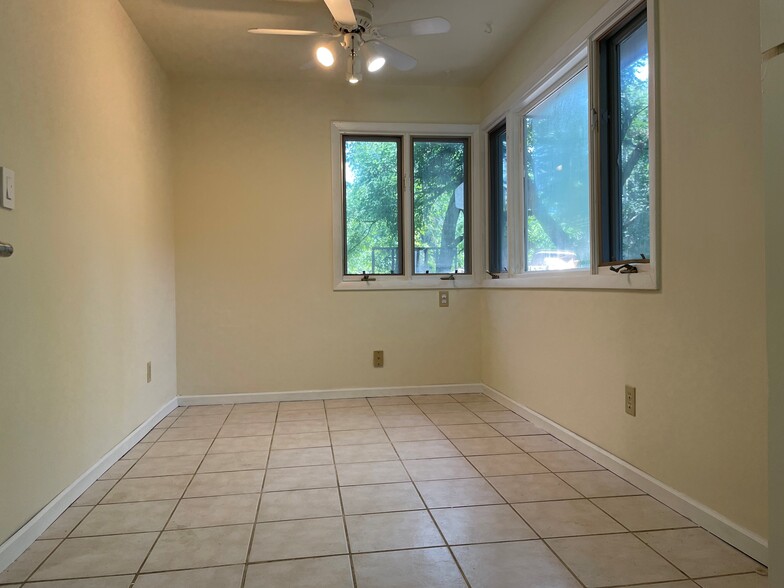 Dinning room - 4441 Hillcrest Dr