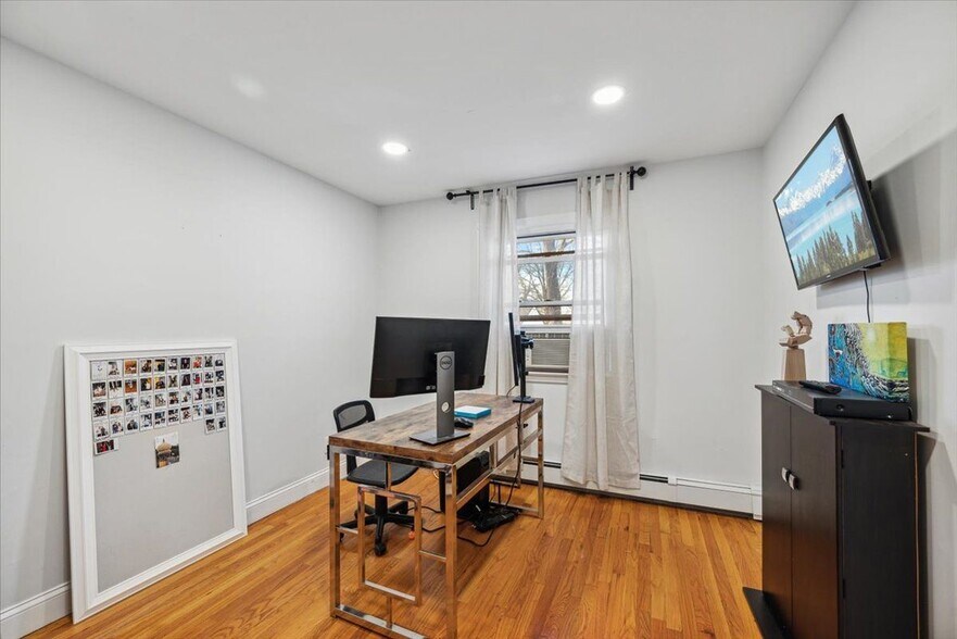 Building Photo - 16 Hickory Rd