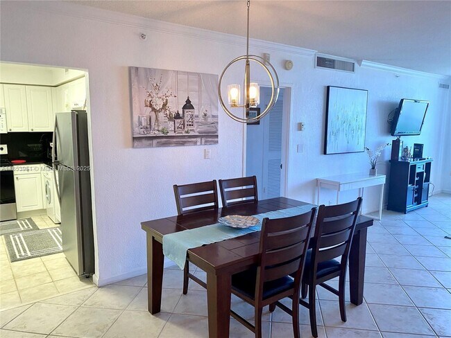 Building Photo - 2501 S Ocean Dr