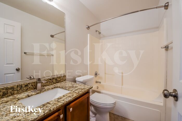 Building Photo - 3034 W Lucia Dr