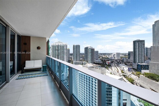 Building Photo - 200 Biscayne Blvd Way