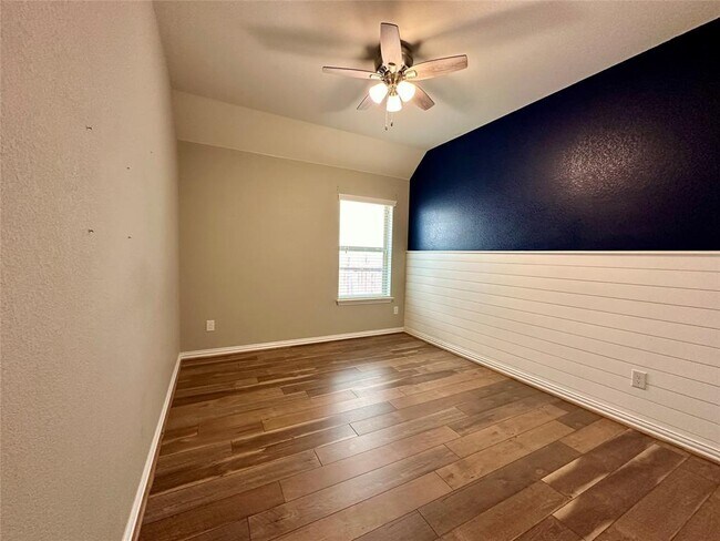 Building Photo - 202 Saffron Springs