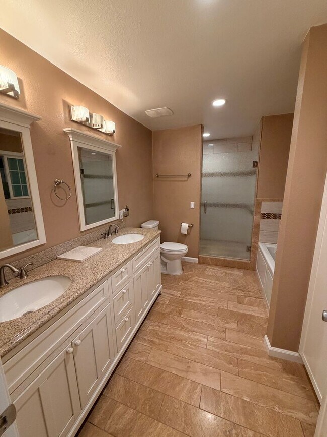 Building Photo - Unbelievable 4 Bed, 4 Bath House For Rent In Buena Park-Must See To Appreciate!