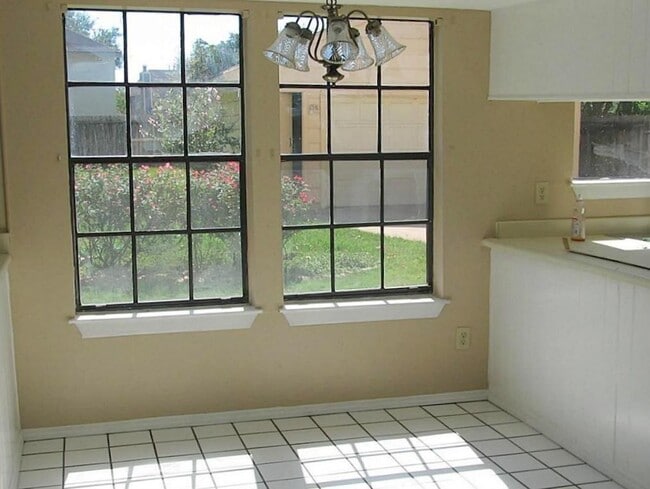 Building Photo - 4803 Brooklawn Dr