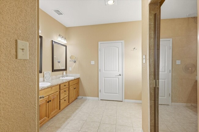 Building Photo - 1720 Elk Run Dr