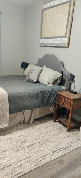 Building Photo - 250 Paddock Dr