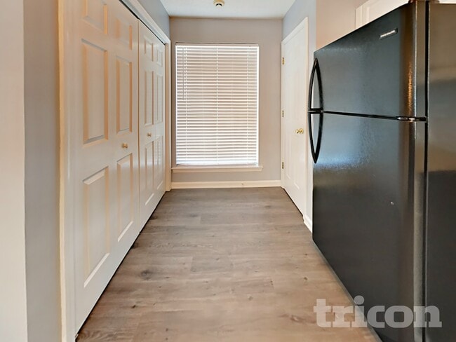 Building Photo - 22 Kingsway Rd