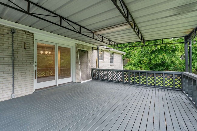 Building Photo - 207 Whitnel Dr