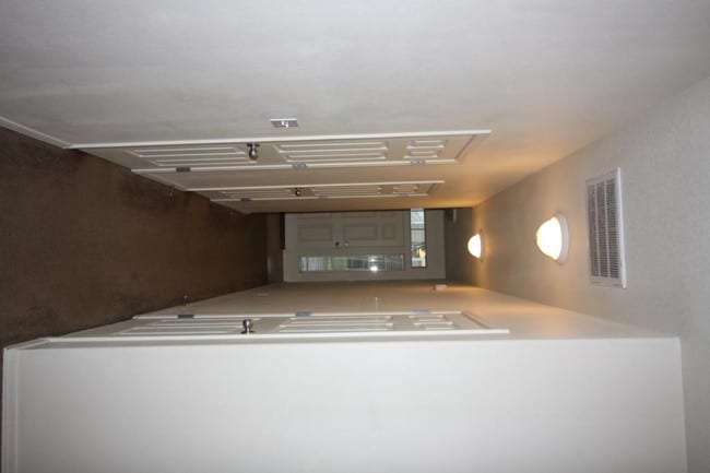 Building Photo - 13102 NE 26th St