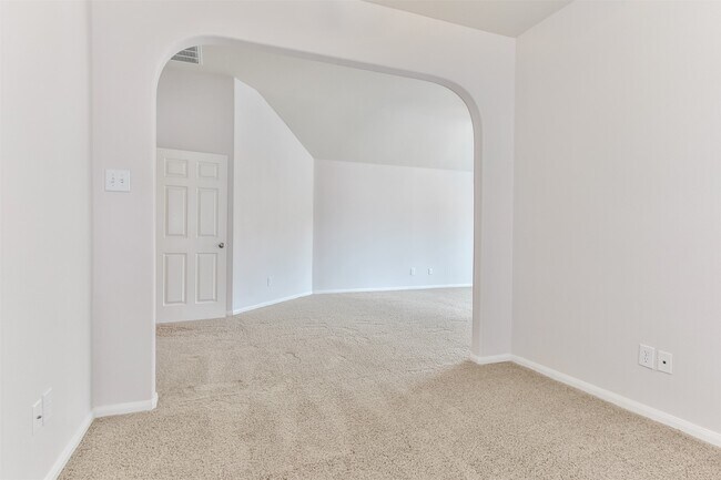 Building Photo - 14603 Whispering Cypress Dr