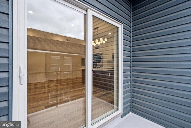 Building Photo - 5034 Florence Ave