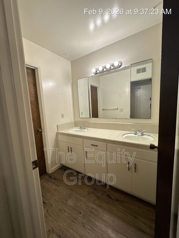 Building Photo - 3507 W Colonial Ave