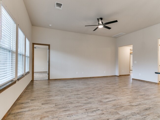 Building Photo - 3421 Pagoda Pead Dr