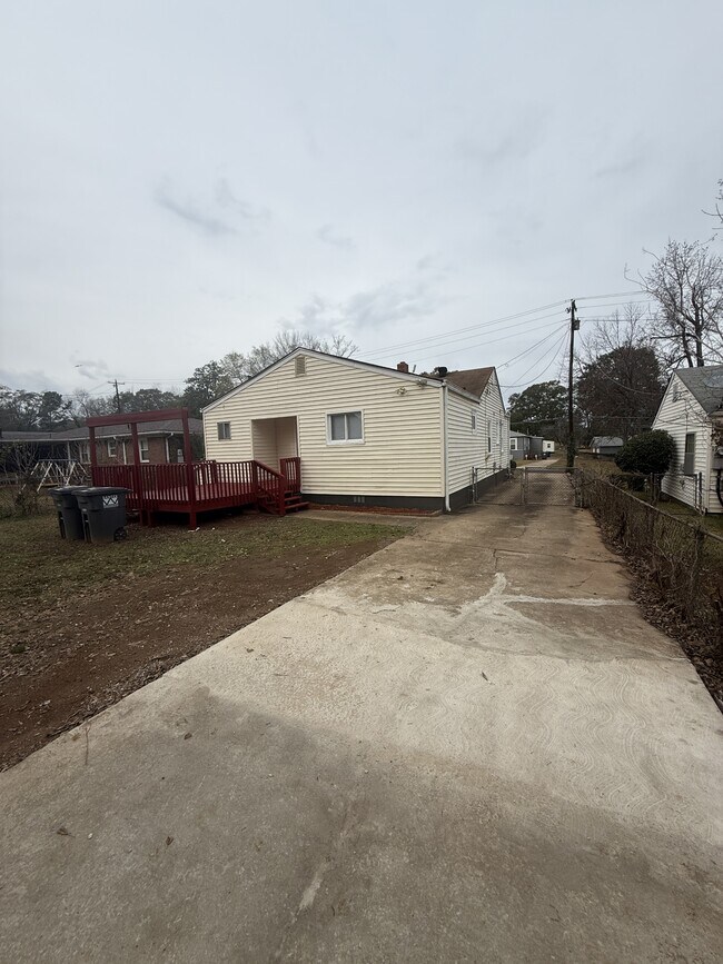 Building Photo - 505 Sunrise Blvd