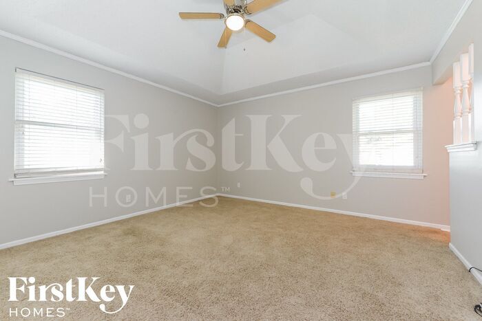 Building Photo - 510 Buena Vista Dr
