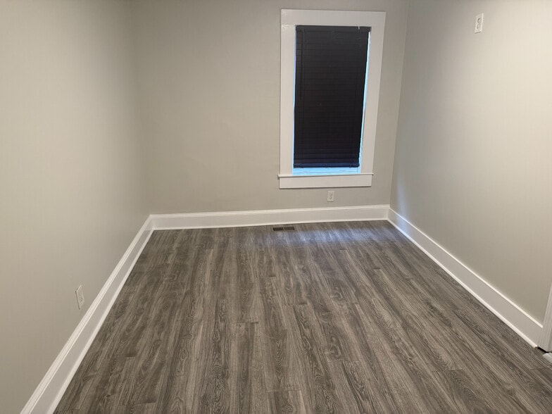 Building Photo - Room in Single Family Home on Griffin St NW