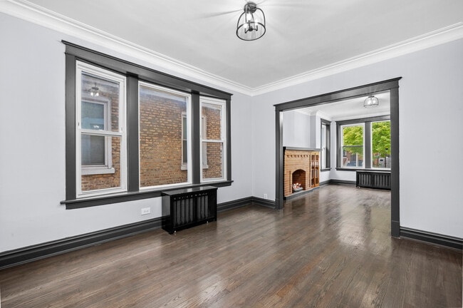 Building Photo - 6423 S Maplewood Ave