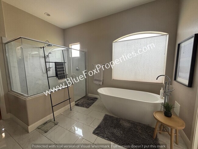 Building Photo - 6340 N Pinnacle Ridge Dr