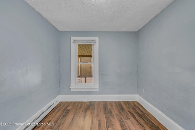 Building Photo - 7 Plum Pl