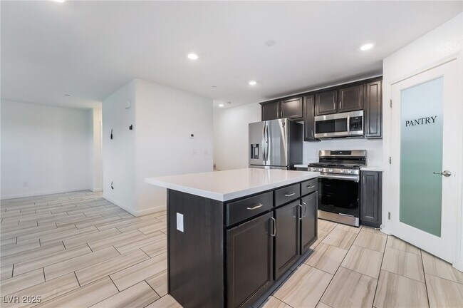 Building Photo - 715 Pickled Pepper Pl