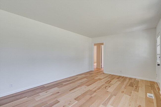 Building Photo - 3/ 2 Home for Rent!
