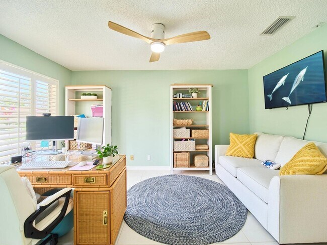 Building Photo - 2281 SW Starling Dr