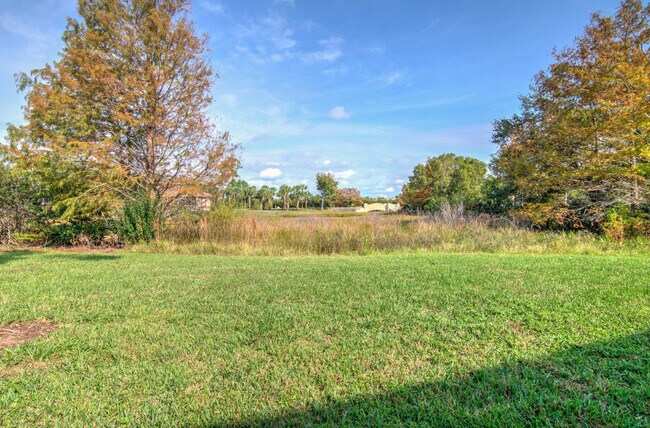 Building Photo - 28650 Carriage Home Dr