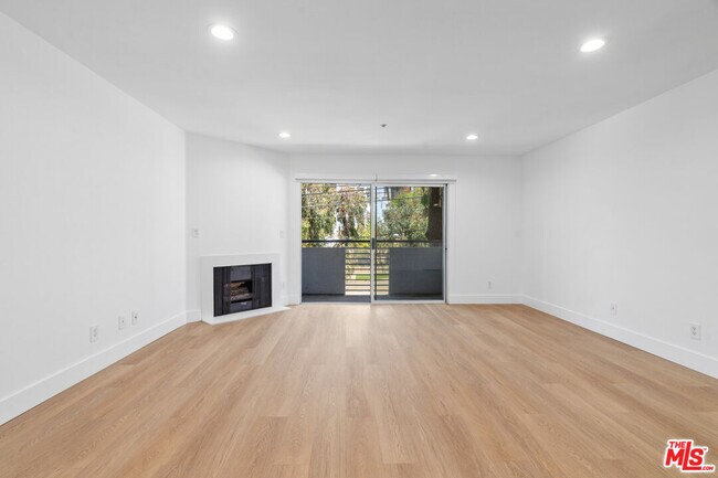 Building Photo - 16100 Sunset Blvd