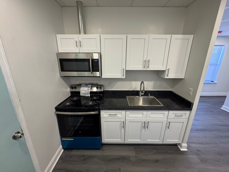 Building Photo - 1527 Tasker St