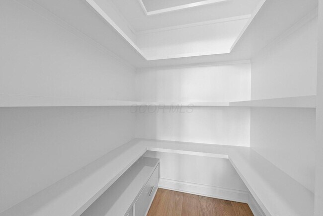 Building Photo - 1145 N High St