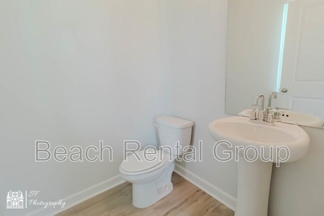 Building Photo - 1863 Villena Dr