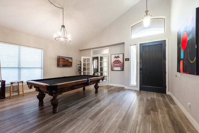 Building Photo - 5924 E Woodridge Dr