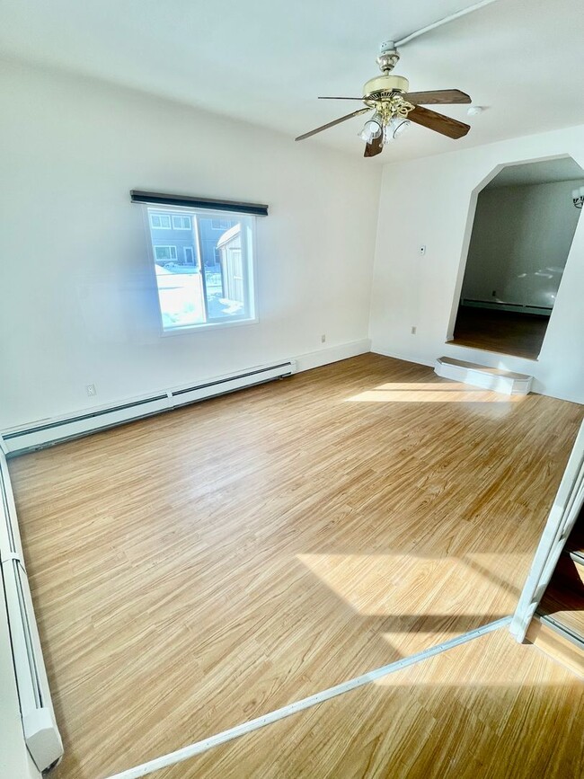 Building Photo - 3 Bd Home for Rent in Fairbanks!