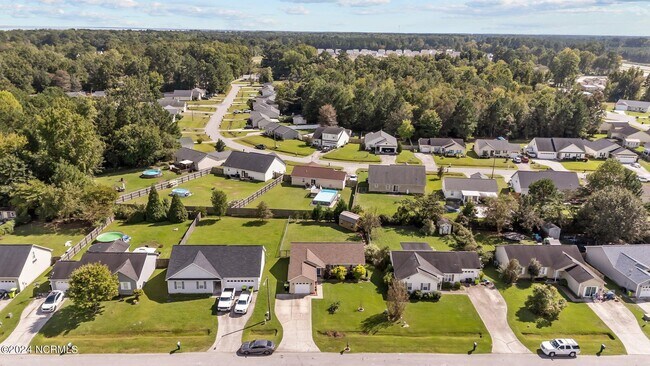 Building Photo - 131 Oakley Dr