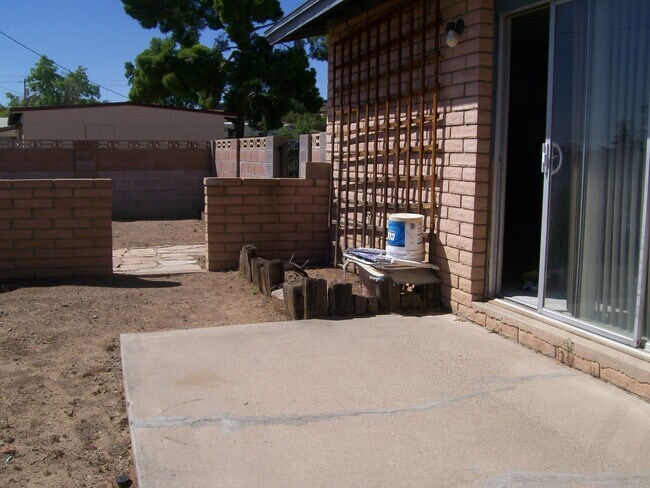 Building Photo - 3706 Martingale Dr