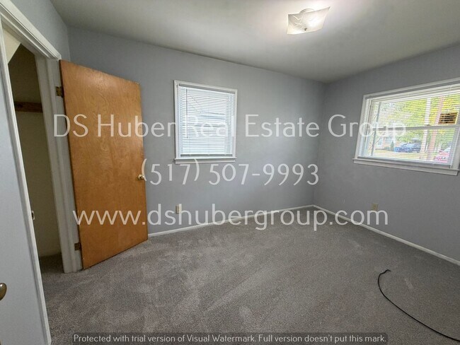 Building Photo - 400 E Everettdale Ave